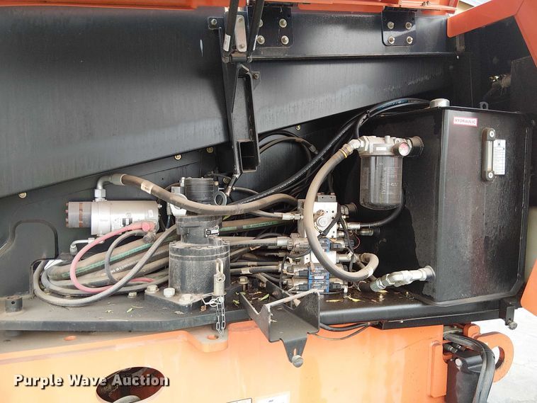 image for item EE5139 2015 JLG 660SJ boom lift