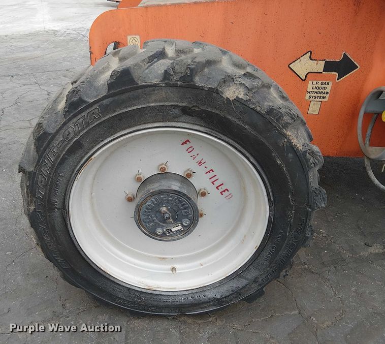 image for item EE5139 2015 JLG 660SJ boom lift