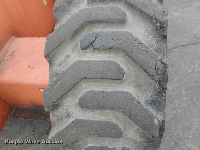 image for item EE5139 2015 JLG 660SJ boom lift