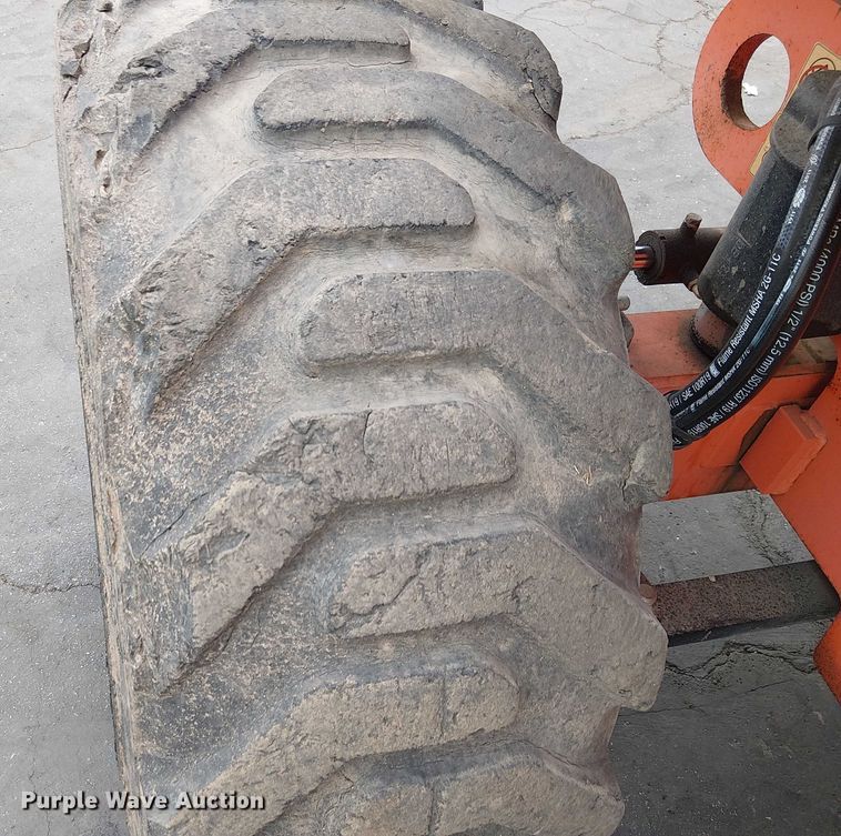 image for item EE5139 2015 JLG 660SJ boom lift