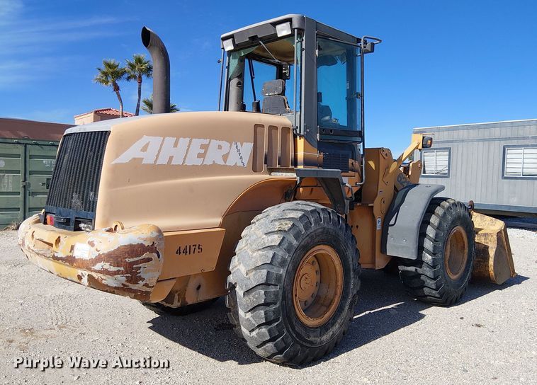 image for item EE5142 2005 Case 621D wheel loader