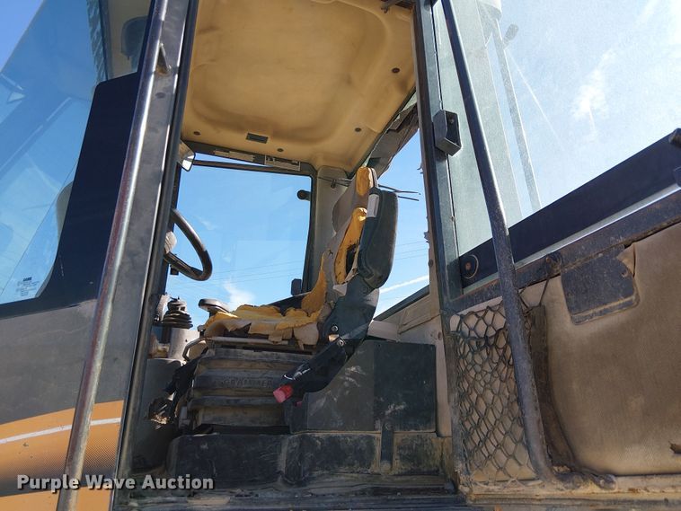 image for item EE5142 2005 Case 621D wheel loader