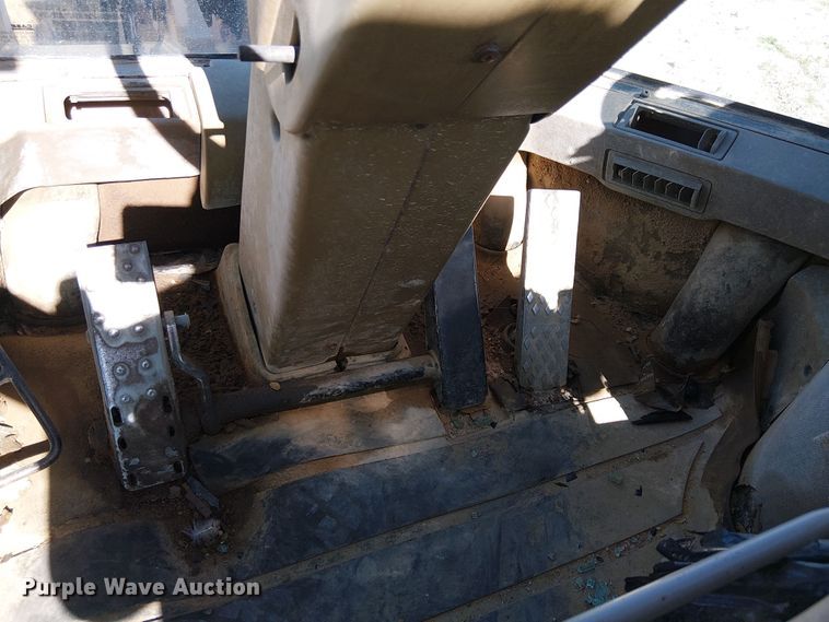 image for item EE5142 2005 Case 621D wheel loader