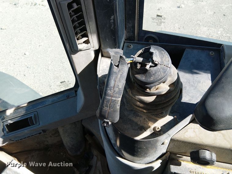 image for item EE5142 2005 Case 621D wheel loader