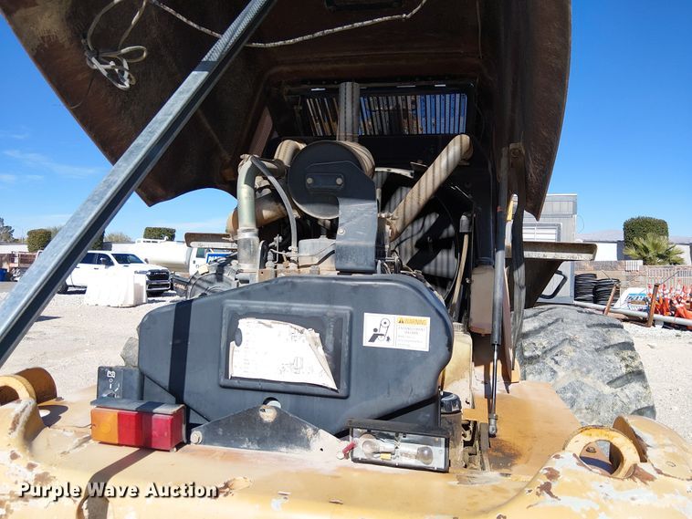 image for item EE5142 2005 Case 621D wheel loader