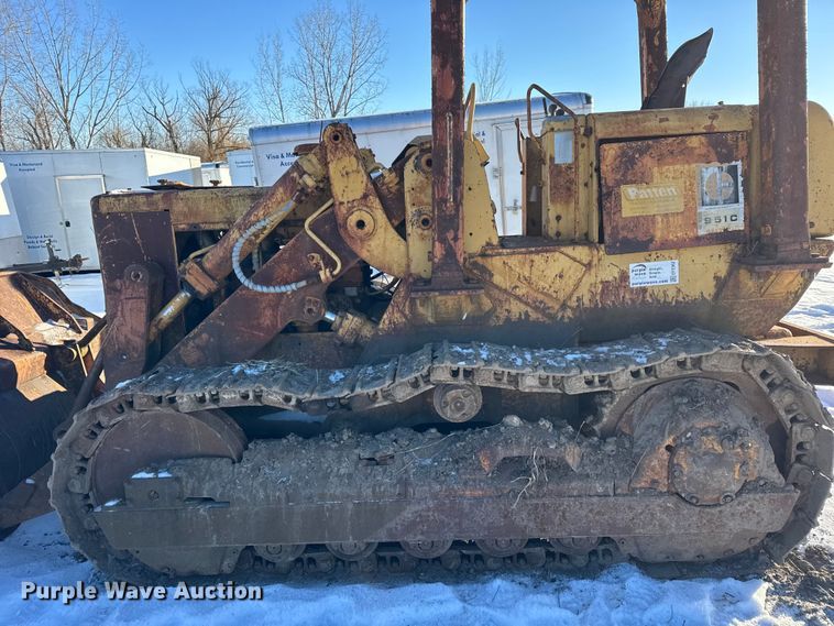 image for item EF2362 Caterpillar 951C track loader