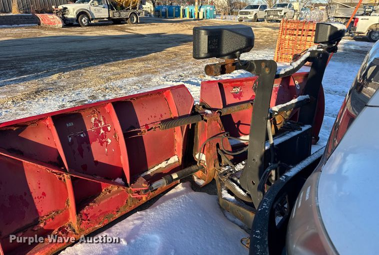 image for item EF2366 2005 International 4300 spreader truck