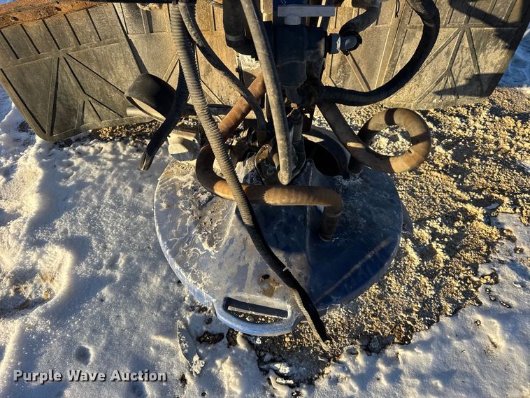 image for item EF2366 2005 International 4300 spreader truck