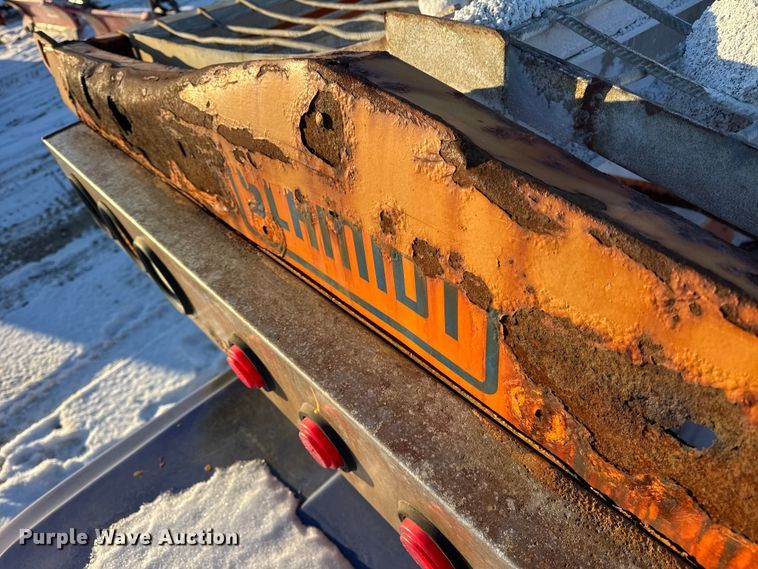 image for item EF2366 2005 International 4300 spreader truck