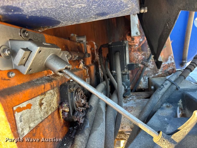 image for item EF2366 2005 International 4300 spreader truck