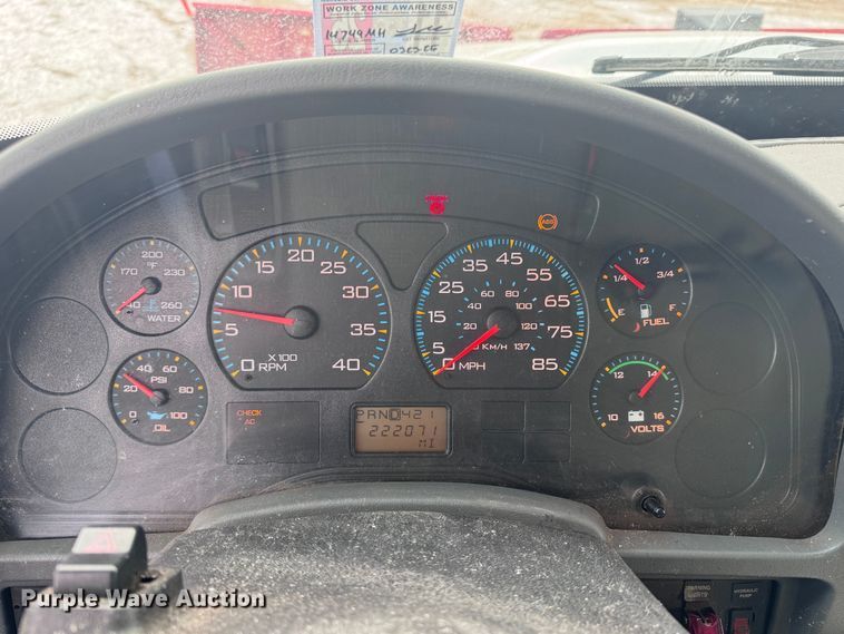 image for item EF2366 2005 International 4300 spreader truck