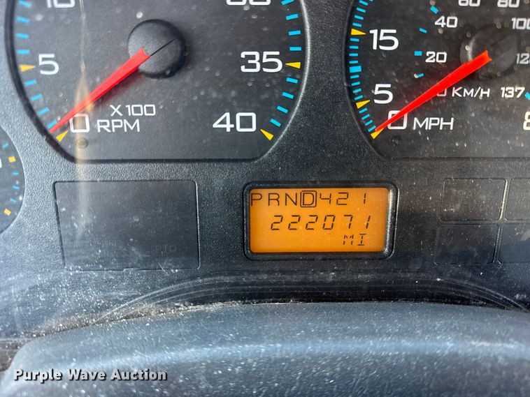 image for item EF2366 2005 International 4300 spreader truck