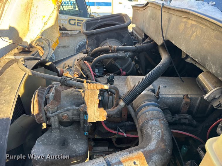 image for item EF2366 2005 International 4300 spreader truck