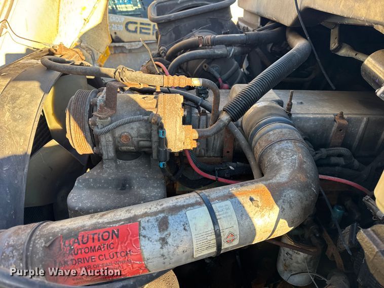 image for item EF2366 2005 International 4300 spreader truck