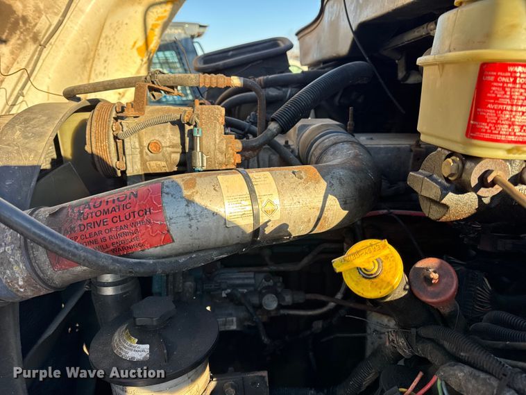 image for item EF2366 2005 International 4300 spreader truck