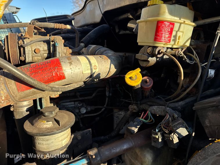 image for item EF2366 2005 International 4300 spreader truck