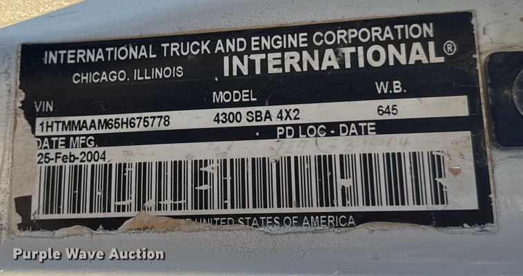image for item EF2366 2005 International 4300 spreader truck