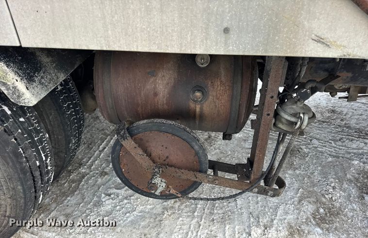 image for item EF2367 1986 GMC C7000 oil distributor truck