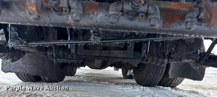 image for item EF2367 1986 GMC C7000 oil distributor truck