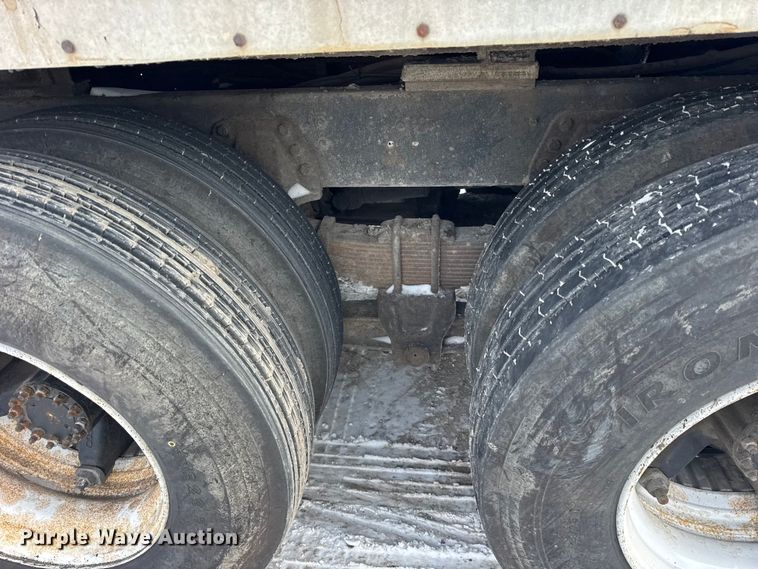 image for item EF2367 1986 GMC C7000 oil distributor truck