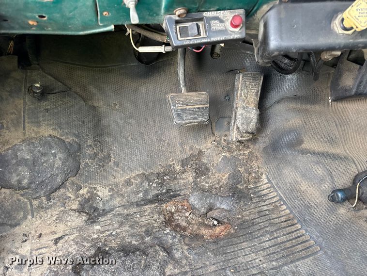 image for item EF2367 1986 GMC C7000 oil distributor truck