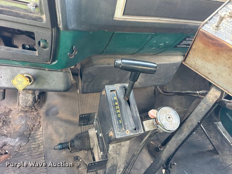 image for item EF2367 1986 GMC C7000 oil distributor truck