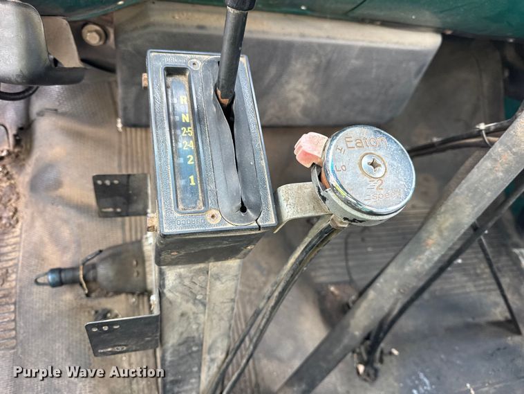 image for item EF2367 1986 GMC C7000 oil distributor truck