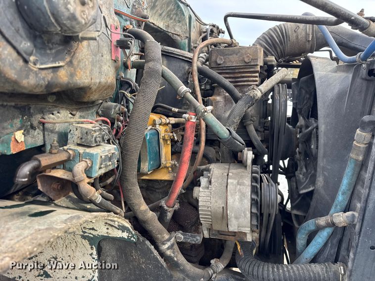 image for item EF2367 1986 GMC C7000 oil distributor truck