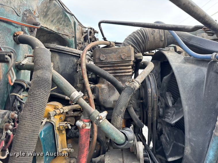 image for item EF2367 1986 GMC C7000 oil distributor truck