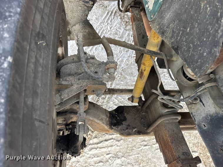 image for item EF2367 1986 GMC C7000 oil distributor truck