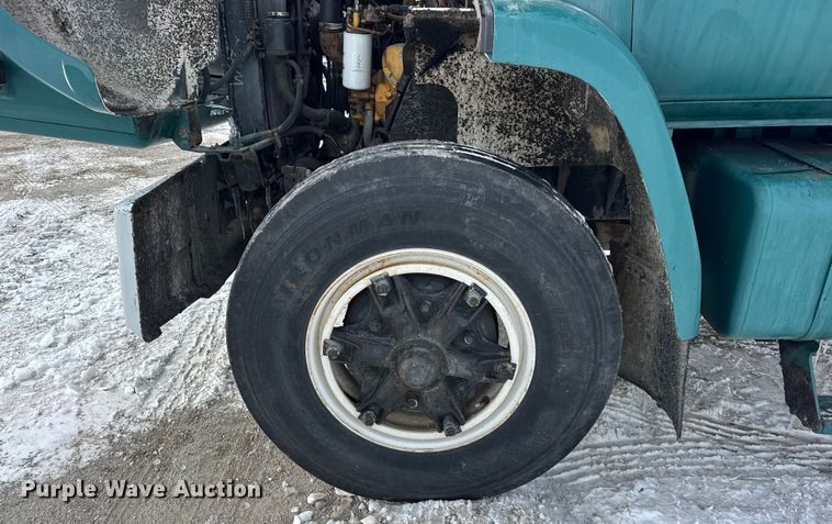 image for item EF2367 1986 GMC C7000 oil distributor truck