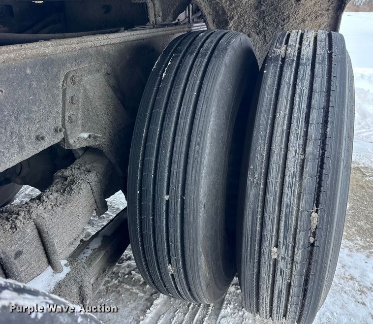 image for item EF2367 1986 GMC C7000 oil distributor truck