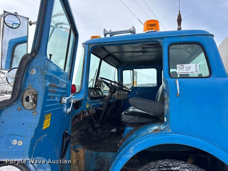 image for item EF2368 1985 Ford C8000 oil distributor truck