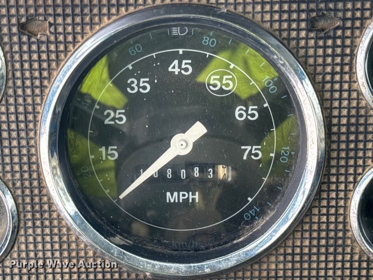 image for item EF2368 1985 Ford C8000 oil distributor truck