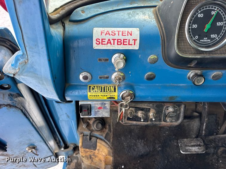 image for item EF2368 1985 Ford C8000 oil distributor truck