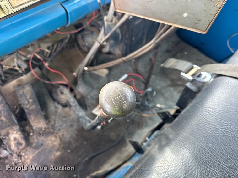 image for item EF2368 1985 Ford C8000 oil distributor truck