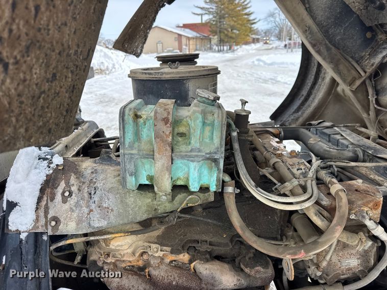 image for item EF2368 1985 Ford C8000 oil distributor truck