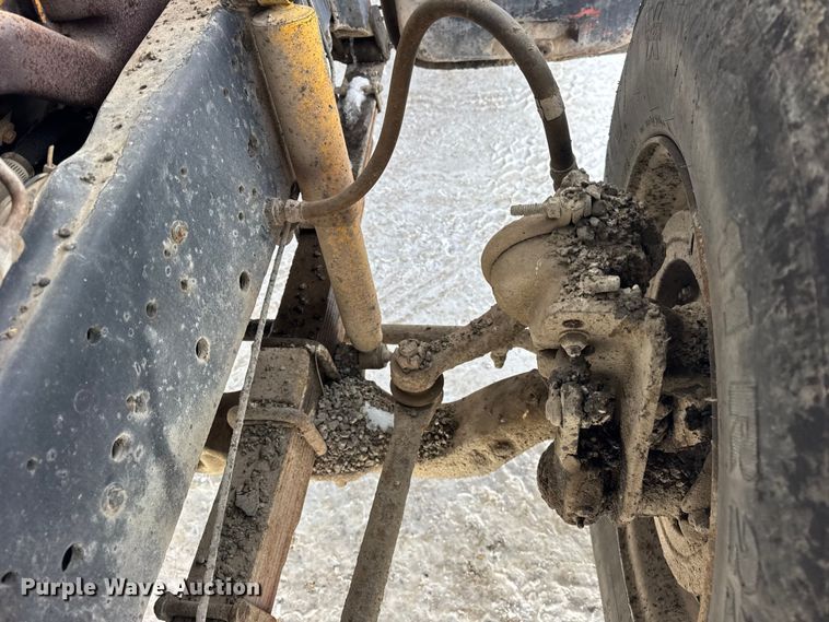 image for item EF2368 1985 Ford C8000 oil distributor truck