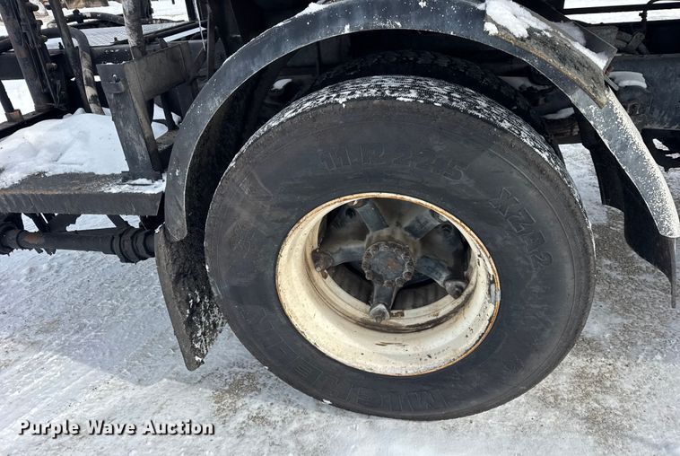 image for item EF2368 1985 Ford C8000 oil distributor truck