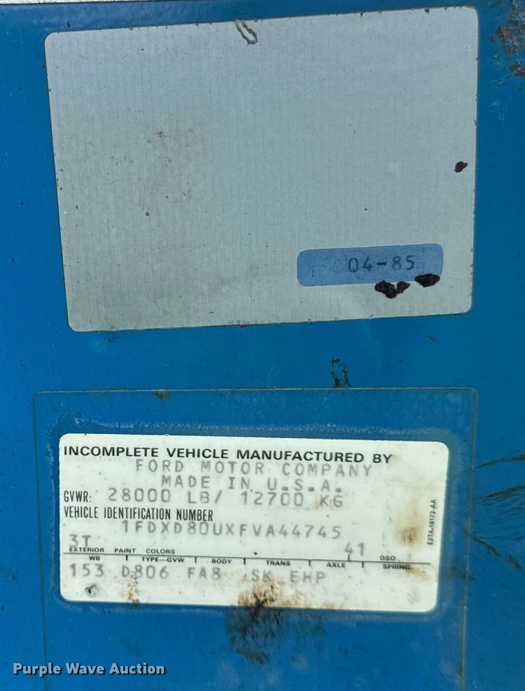 image for item EF2368 1985 Ford C8000 oil distributor truck