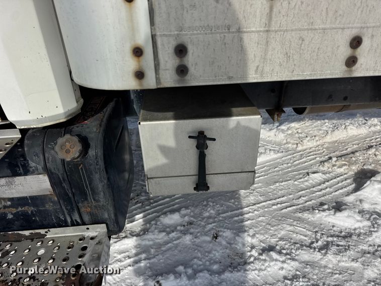 image for item EF2369 1996 Freightliner FL70 box truck