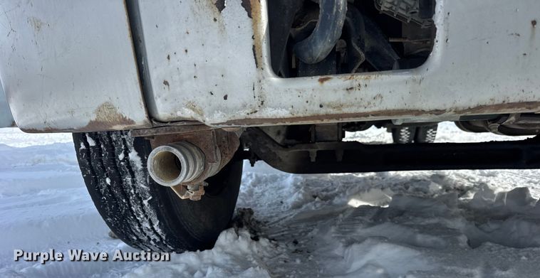 image for item EF2369 1996 Freightliner FL70 box truck