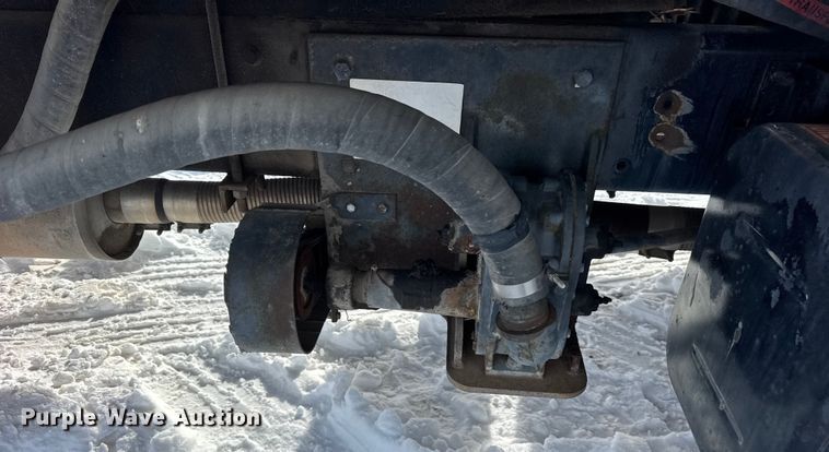 image for item EF2369 1996 Freightliner FL70 box truck