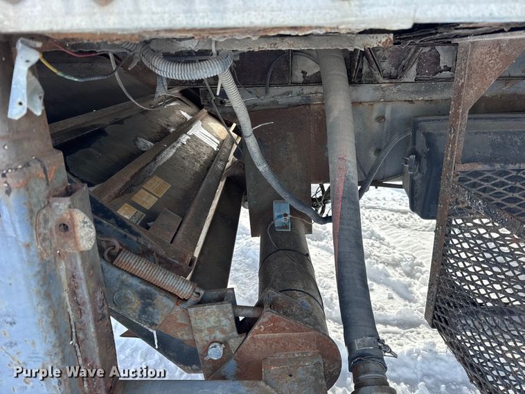 image for item EF2369 1996 Freightliner FL70 box truck