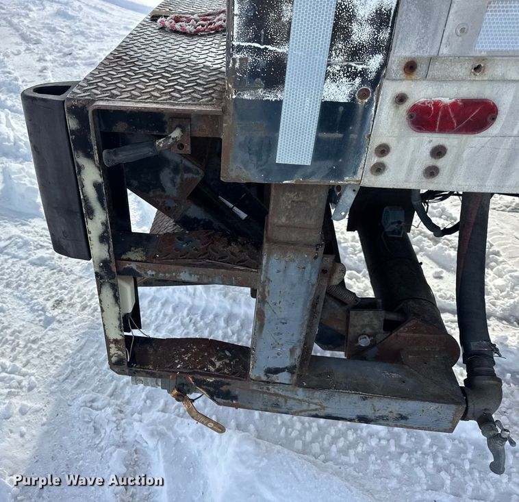 image for item EF2369 1996 Freightliner FL70 box truck