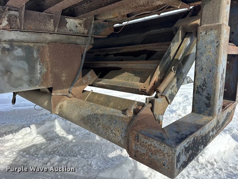 image for item EF2369 1996 Freightliner FL70 box truck