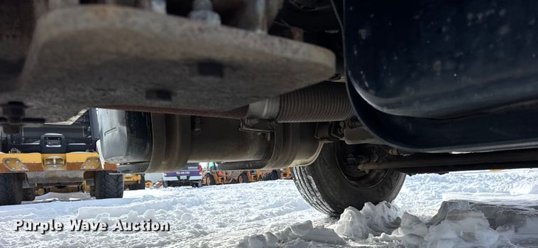 image for item EF2369 1996 Freightliner FL70 box truck