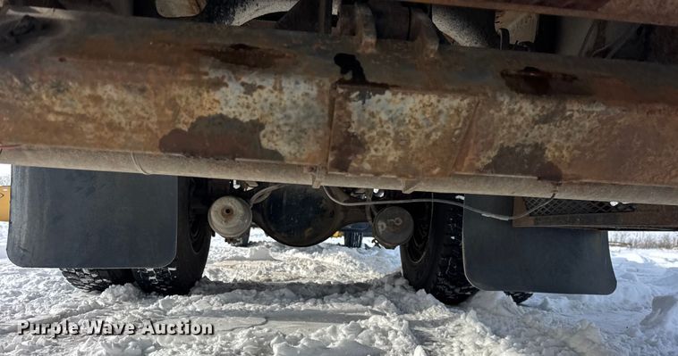 image for item EF2369 1996 Freightliner FL70 box truck