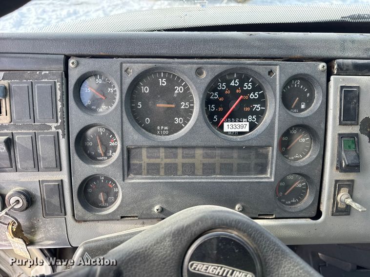 image for item EF2369 1996 Freightliner FL70 box truck