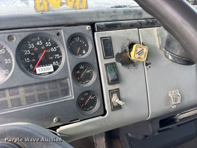 image for item EF2369 1996 Freightliner FL70 box truck